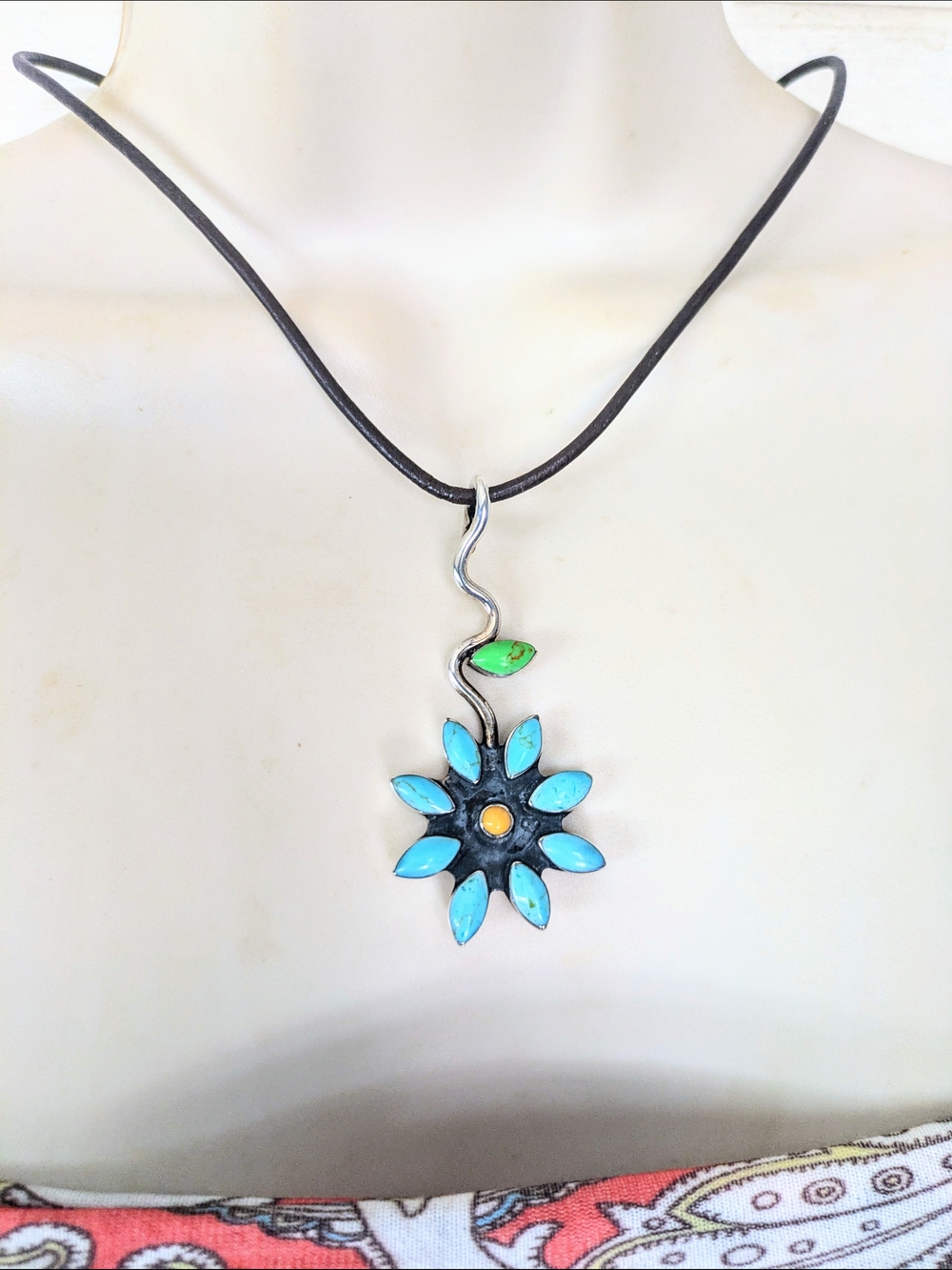 NATIVE AMERICAN Turquoise & Sterling Silver Floral Flower Vine Pendant Necklace